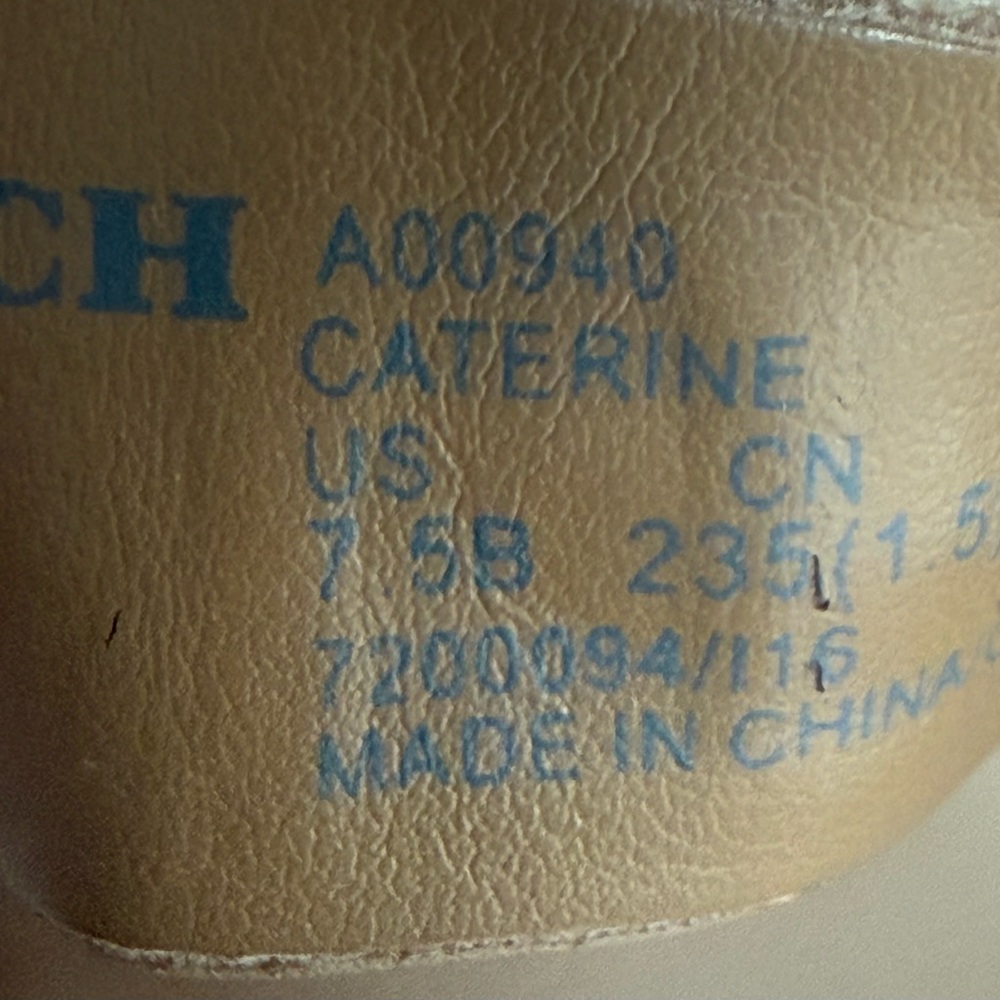 COACH Women's Caterine Nude and White T-Strap Thong Sandals! Size 7.5 - Picture 9 of 10